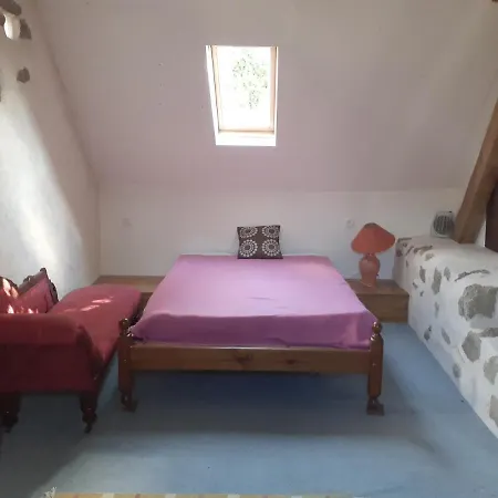 Studio Dans Magnifique Moulin Au Bord D'une Riviere, Avec Piano *