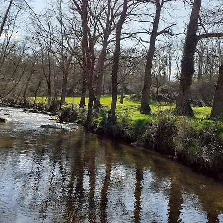 Studio Dans Magnifique Moulin Au Bord D'une Riviere, Avec Piano *