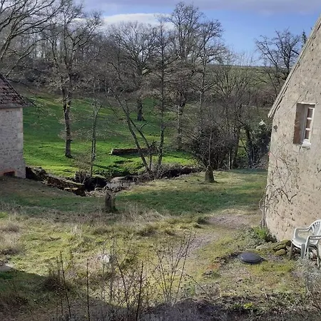 Appartement Studio Dans Magnifique Moulin Au Bord D'une Riviere, Avec Piano